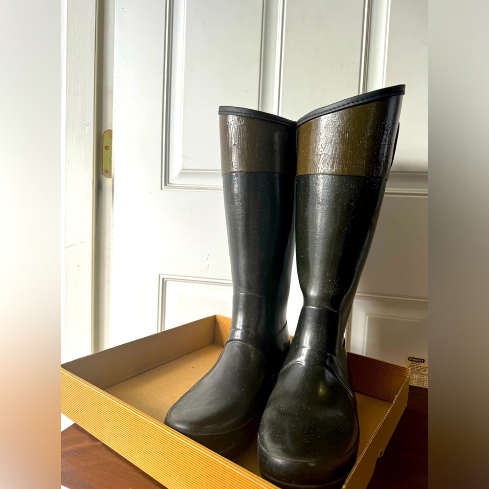 Pre-loved Hunter tall rain boots